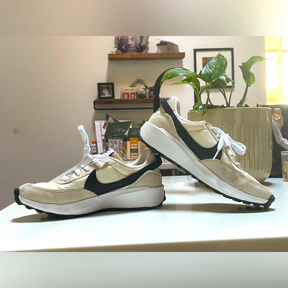 Nike Waffle Debut Women's Trainer Size 8